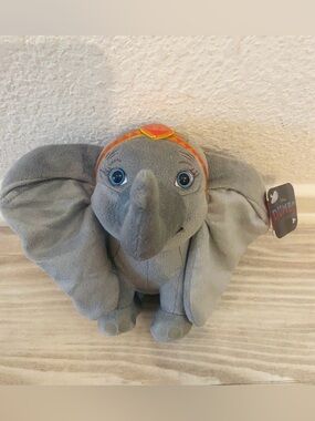 **OFFICIAL** Disneyland Stuffed Dumbo Plush